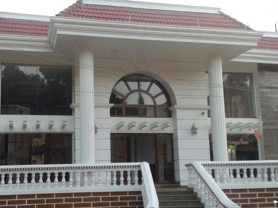 雄伟皇冠酒店 乌提 外观 照片